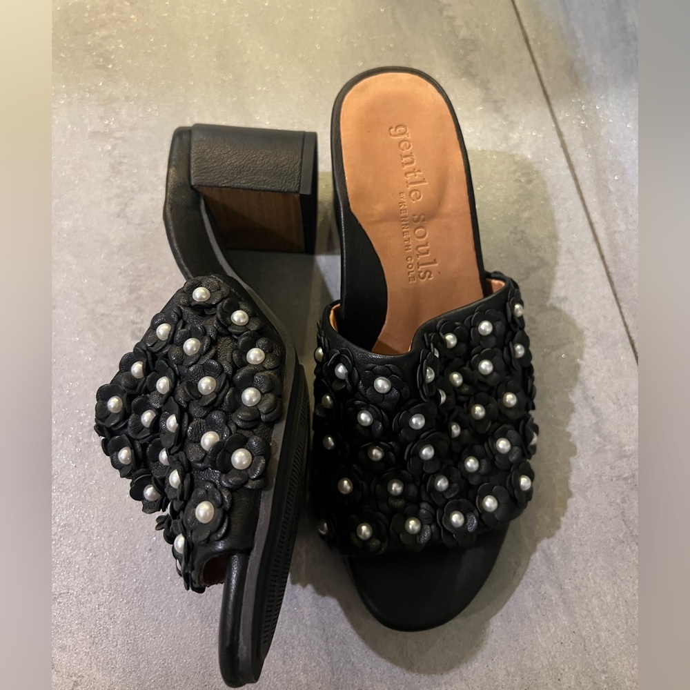 Gentle Souls pearl / leather heeled sandals